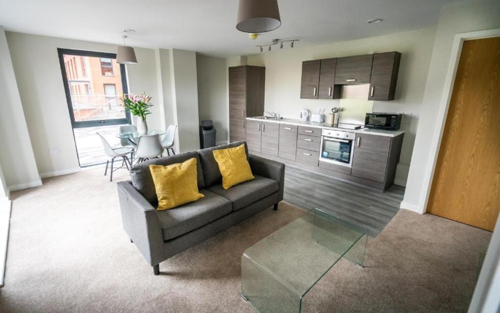 Adelphi Wharf Luxury Apartments Манчестер Экстерьер фото