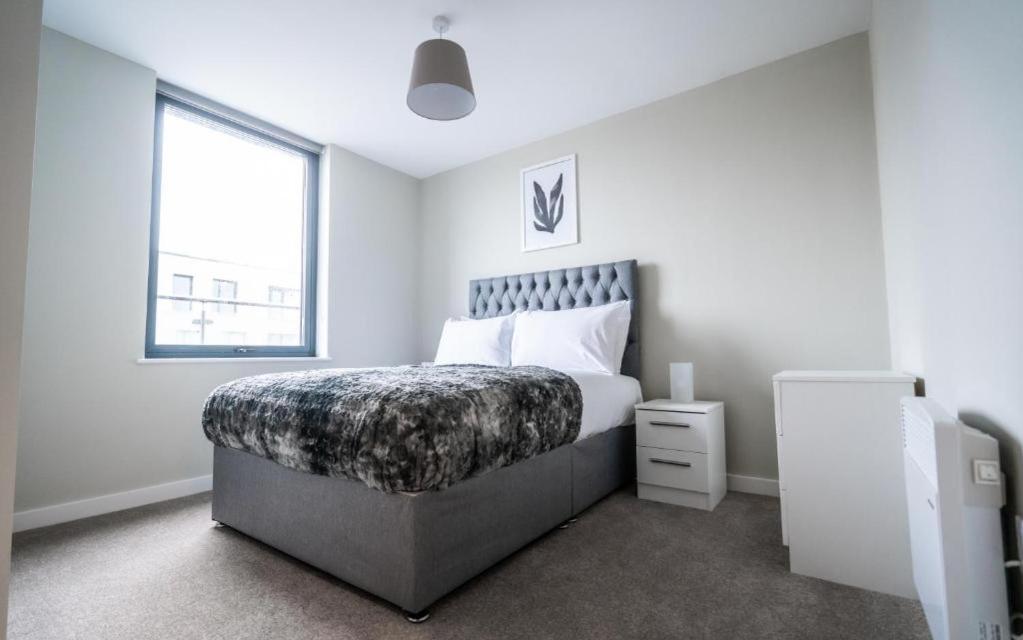 Adelphi Wharf Luxury Apartments Манчестер Экстерьер фото