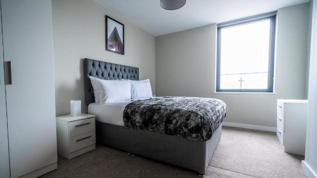 Adelphi Wharf Luxury Apartments Манчестер Экстерьер фото